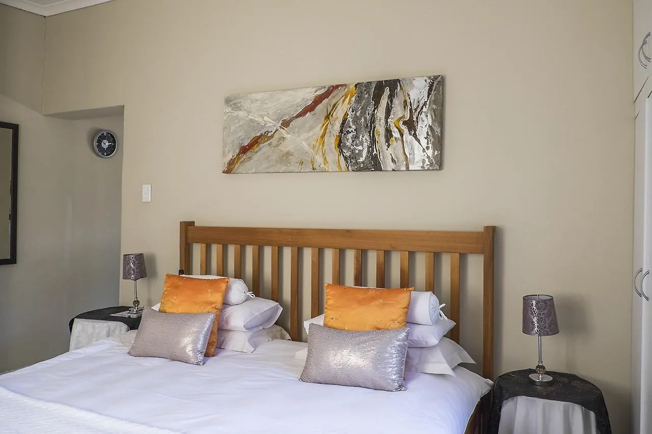 Chalet The Garden Cottage On 140 Fordyce Port Elizabeth South Africa