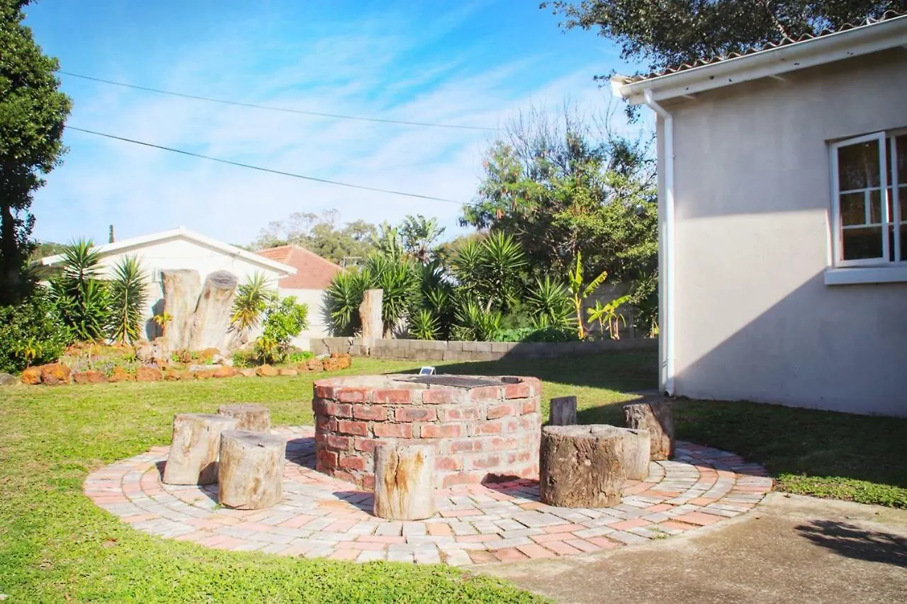 Chalet The Garden Cottage On 140 Fordyce Port Elizabeth