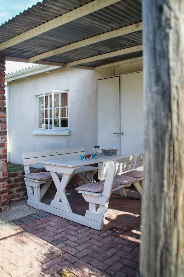 Chalet The Garden Cottage On 140 Fordyce Port Elizabeth
