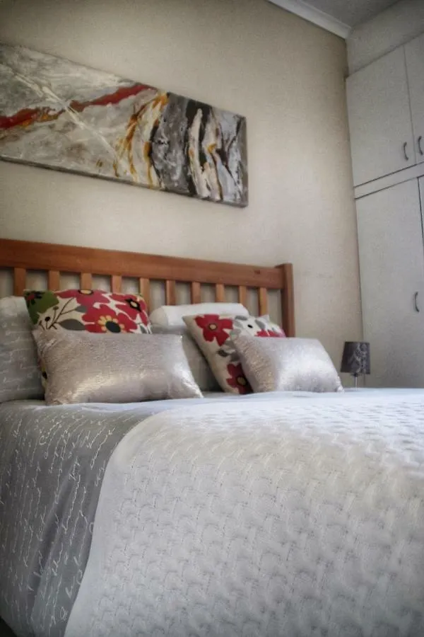 The Garden Cottage On 140 Fordyce Port Elizabeth 0*,